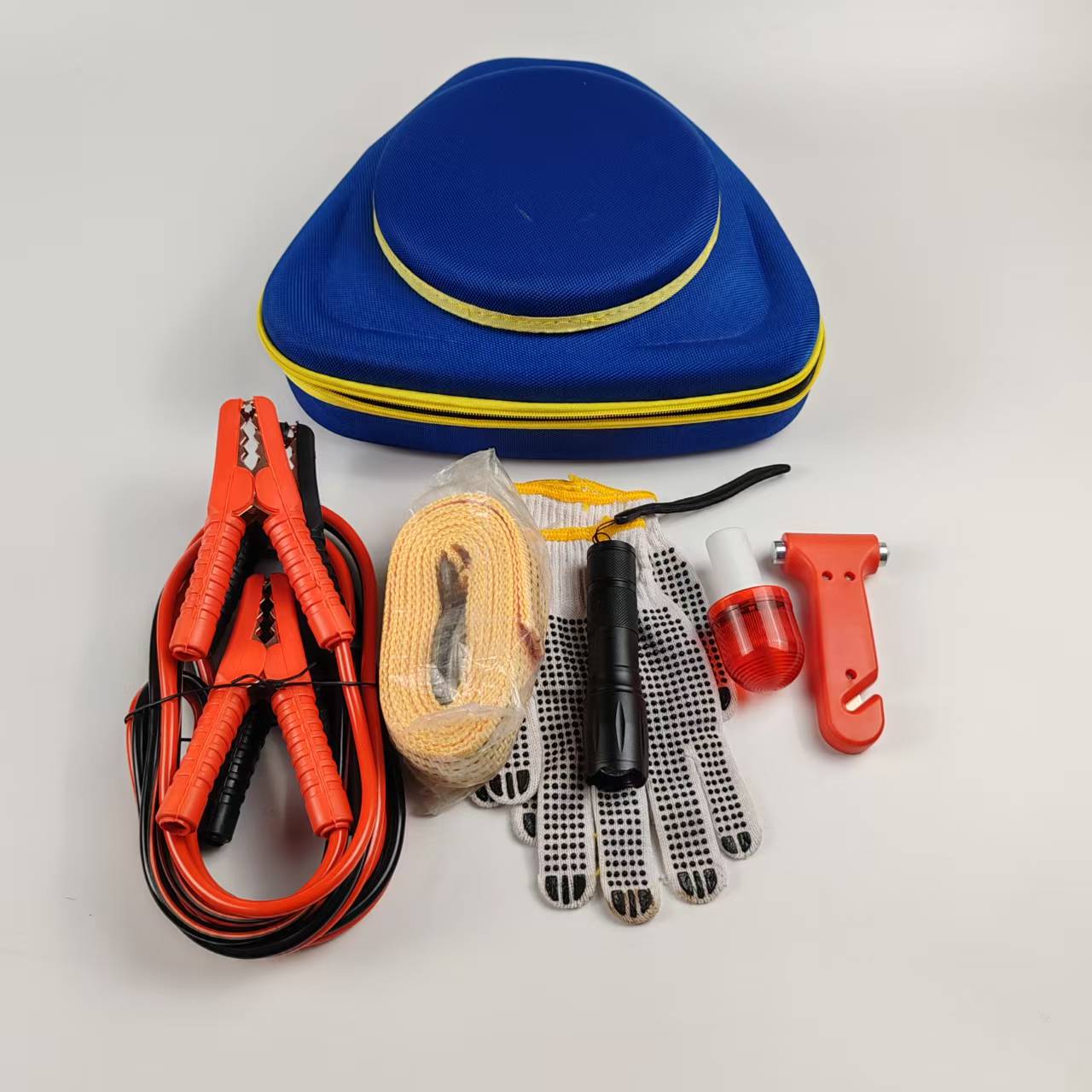 ¿Qué es el botiquín de primeros auxilios Road Cone?